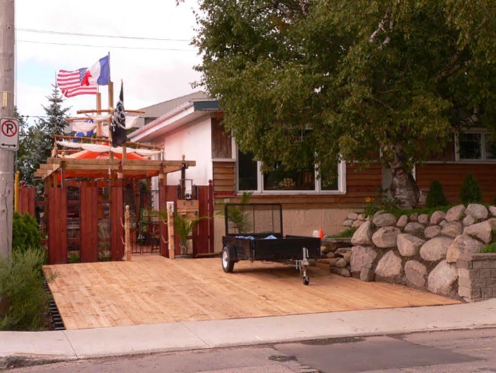 Bed and Breakfast L'Oasis Du Pirate Lévis Esterno foto